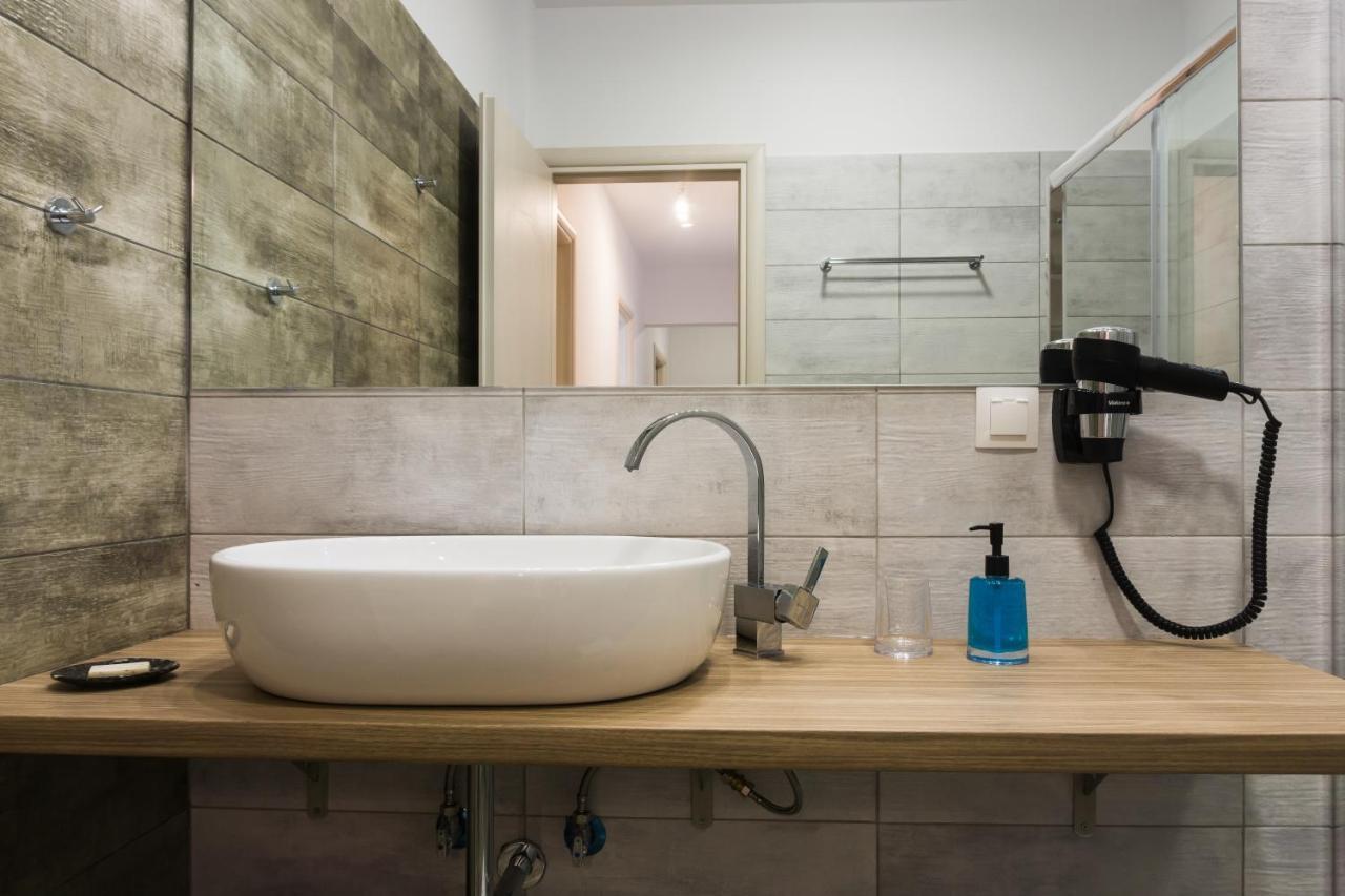 Comfort Zone Apartment In The Heart Of أثينا المظهر الخارجي الصورة